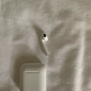Right gen 1 AirPod